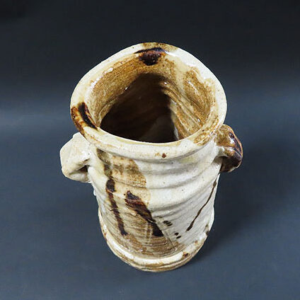 神奈川県伊勢原市のお客様より骨董品宅配買取で古陶器の花瓶を買取ました