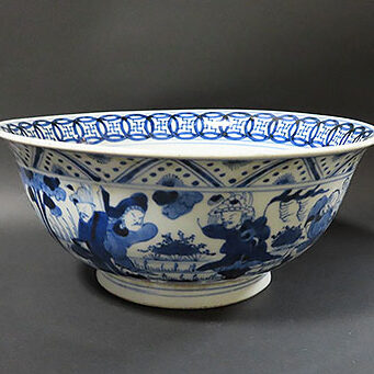 滋賀県のお客様より骨董品買取で陶磁器の鉢を買取ました
